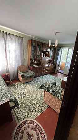 Продам трьох кімнатну квартиру по Захисників України Чернигов