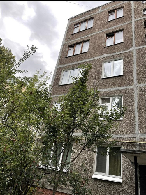 Продам трьох кімнатну квартиру по Захисників України Чернігів - зображення 1