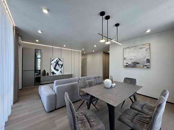 Продам простору трикімнатну квартиру на березі озера Ивано-Франковск