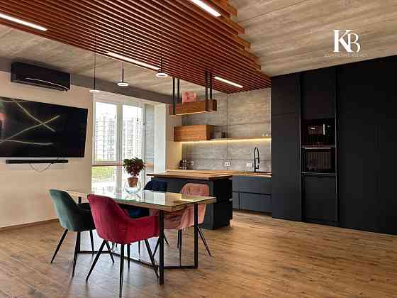 Продам квартиру преміум-класу вулиця Космічна Днепр