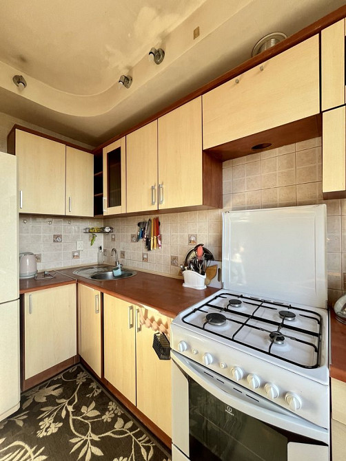 Здам 2х кімнатну в центрі, ГЕРОЇВ МАЙДАНУ-КОМАРОва, є балкон! Черновцы - изображение 3