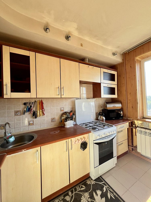 Здам 2х кімнатну в центрі, ГЕРОЇВ МАЙДАНУ-КОМАРОва, є балкон! Черновцы - изображение 1