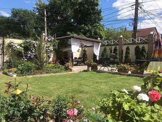 Сдам однокомнатную квартиру с парковкой и красивым двориком. Одесса