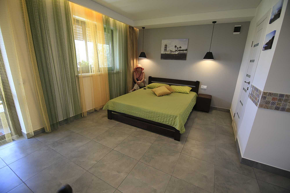 Сдам однокомнатную квартиру с парковкой и красивым двориком. Одесса - изображение 1