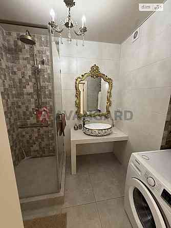 Продам двокімнатну квартиру з гарним ремонтом! Львов