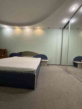 Здається 2 кімнатна каартира, пр. О. Поля, низ Днепр