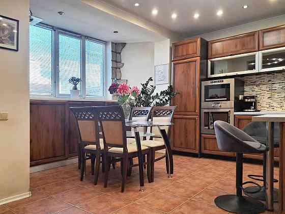 Оренда 3-х кім. квартири на Бориса Гмірі, 1Б/6, дворівнева 130кв.м Киев