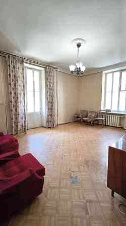 Сталинка у Горсада, 2/5 эт, 2-шка по отличной цене. Одесса