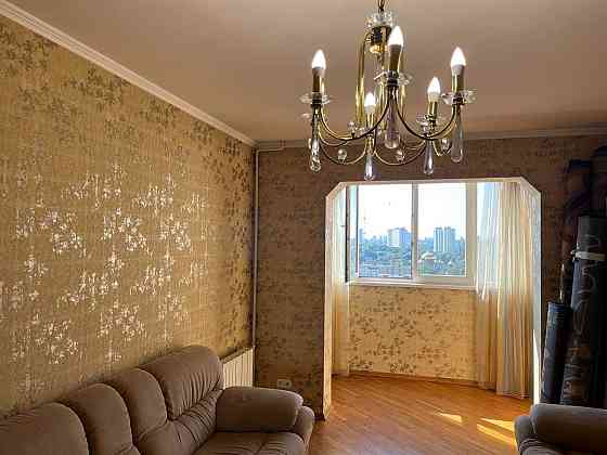 Продаж 3 к.квартири,видова,гарний стан,Проспект Правди 17! Київ