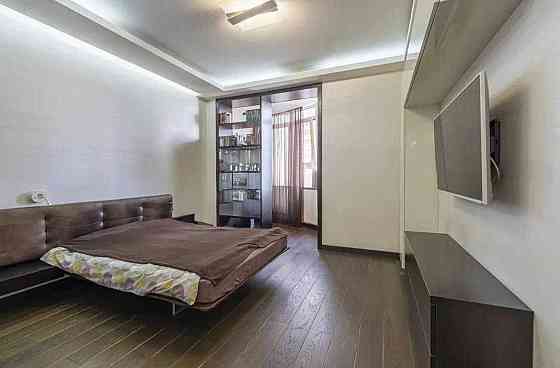 продаж дизайнерскої 3кім кватири ЖК Золотоустівський Київ