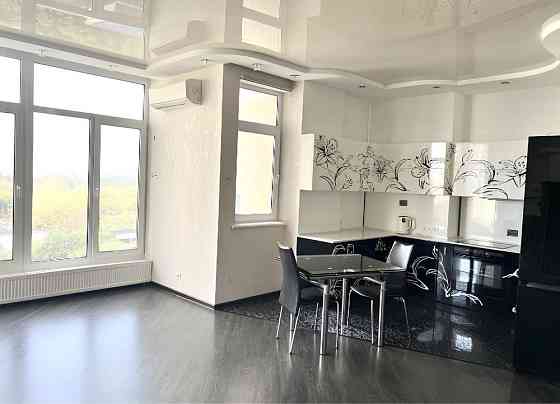 Просторная студия + спальня. ЖК Фаворит. Длительно Одесса