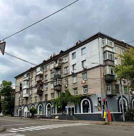 Здається затишна 3 к квартира без комісії вул.Білоруська Киев