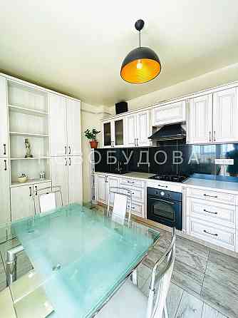 Величезна однокімнатна з капітальним ремонтом. Підземний паркінг. Сумы