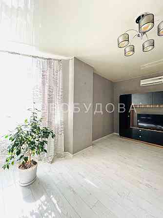 Величезна однокімнатна з капітальним ремонтом. Підземний паркінг. Сумы