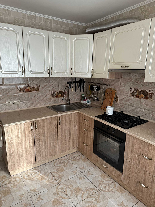 Продається трикімнатна квартира з євро ремонтом Відрадний масив. Киев - изображение 3