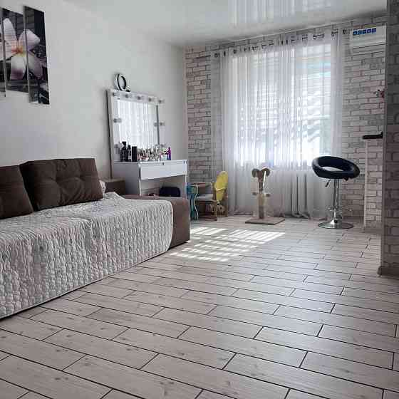 Продам квартиру 2-х комнатную 40 лет Павлоград