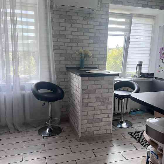 Продам квартиру 2-х комнатную 40 лет Павлоград