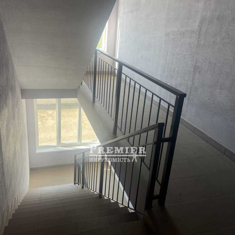 1-кімнатна квартира-студія з ремонтом і меблями на Таїрова Одесса - изображение 5