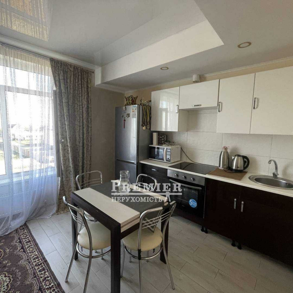 1-кімнатна квартира-студія з ремонтом і меблями на Таїрова Одесса - изображение 1