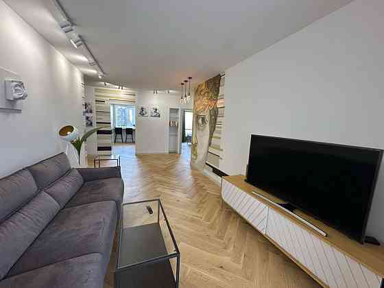 Елітна 3-кімнатна з дизайнерським ремонтом біля озера і парку Ивано-Франковск