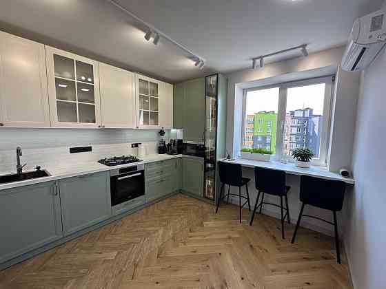 Елітна 3-кімнатна з дизайнерським ремонтом біля озера і парку Ивано-Франковск