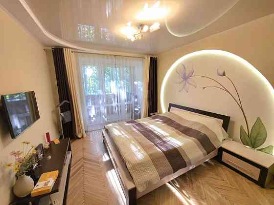 Продається 4 кімнатна квартира р-н Майдан Черновцы