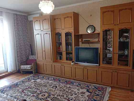 2 кімн  квартира у ЦМ районі  з меблями і технікою Кривой Рог