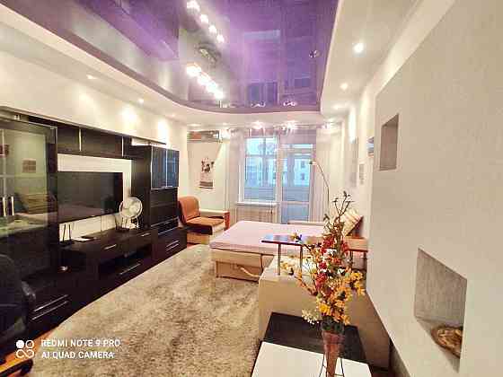 Центр. Поділ. М.Контрактова 5-6 хв. Закрита територія. Щекавицька Киев