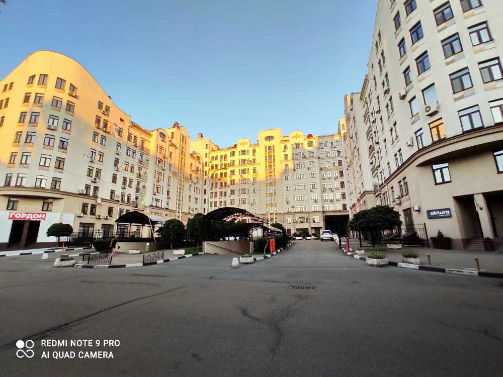 Центр. Поділ. М.Контрактова 5-6 хв. Закрита територія. Щекавицька Киев - изображение 1