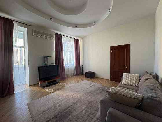 Січових Стрільців(Артема)40 Квартира + парко місця Історичний Центр Київ