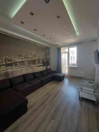 Продам 2 комн.кв. на Таирова, с ремонтом 82 м2. Одеса