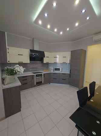 Продам 2 комн.кв. на Таирова, с ремонтом 82 м2. Одеса