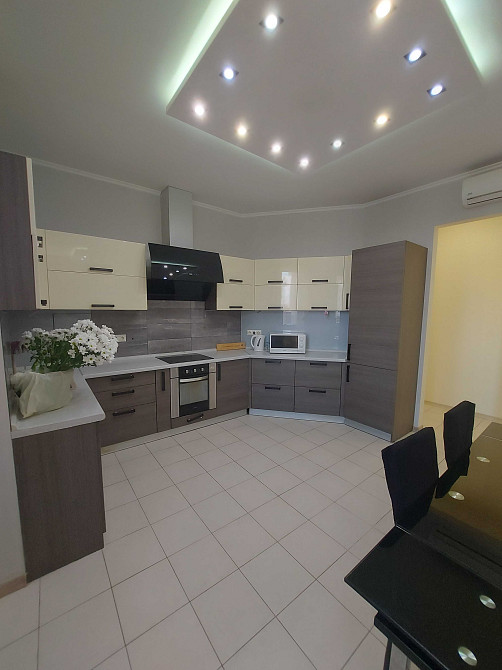 Продам 2 комн.кв. на Таирова, с ремонтом 82 м2. Одесса - изображение 2