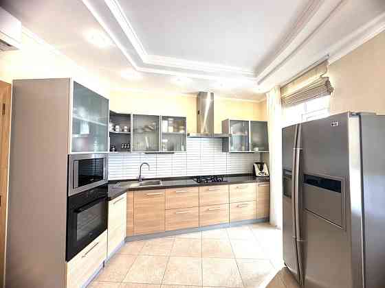 Сахарова, Стрийський парк, ближній центр Львов