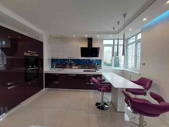 Квартира 101 м2 + паркомісце, вул. Гетьмана 30б, Шулявка Киев