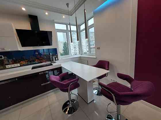 Квартира 101 м2 + паркомісце, вул. Гетьмана 30б, Шулявка Киев