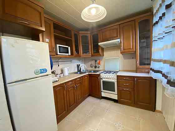 Сдам до лета 2 комнатную со студией на Парковой Чорноморськ