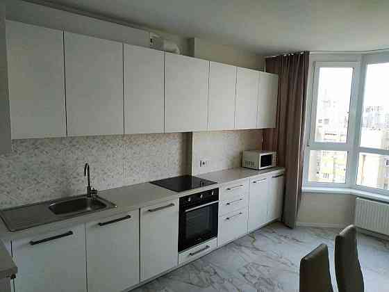 2-х кімнатна, центр, ремонт, ніхто не жив. Черкаси