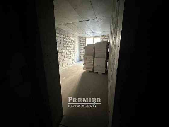 3-кімнатна квартира.  Центр міста. Готова до ремонту. 93м2  75000 у.о. Одеса