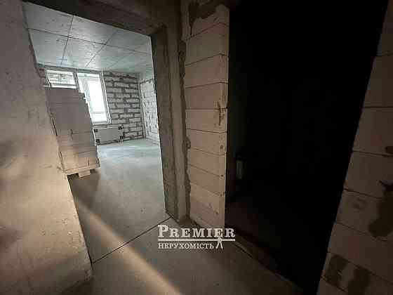 3-кімнатна квартира.  Центр міста. Готова до ремонту. 93м2  75000 у.о. Одеса