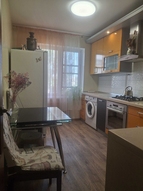 Ул. Глушко. Центр Таирова. 3 комн. 62 м. Средний этаж. Одеса - зображення 2