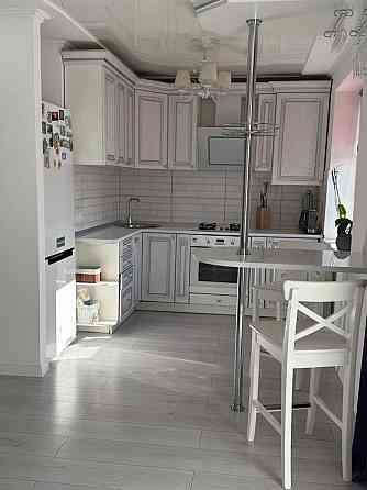 Продам квартиру з ремонтом, меблями та технікою по вул. Л. Гузара. Кропивницький