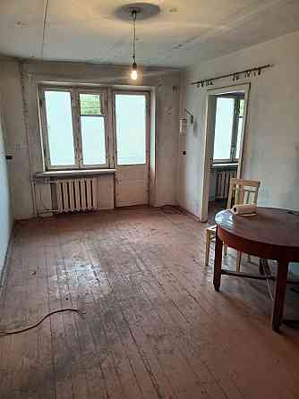 3-х кімнатна квартира під ремонт пр-т Металургів 9 3/5 поверх Кривой Рог