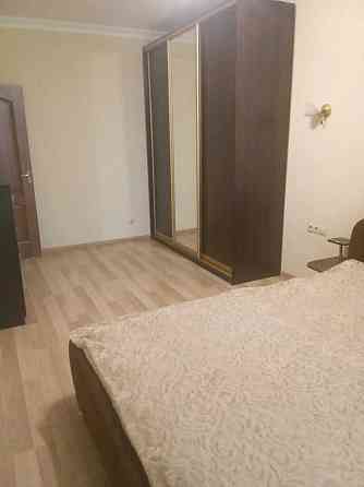 здаю 2-кімн квартиру на Позняках, вулиця Драгоманова 2б Киев