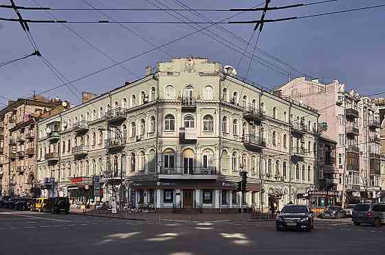 Продаж 3-рівневої квартири в центрі, вул.Велика Житомирська Київ