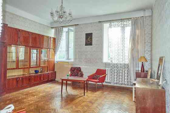 2к. 60м Подол, м. Почтовая, ул. Братская 4. (угол ул. Андреевская) Київ