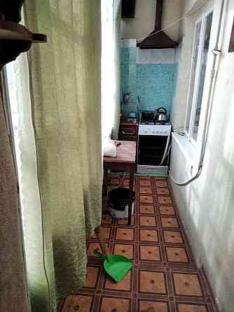 Продам однокімнатну квартиру в буднку на три сімї без ремонту . Дрогобич