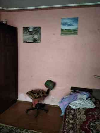 Продам однокімнатну квартиру в буднку на три сімї без ремонту . Дрогобич