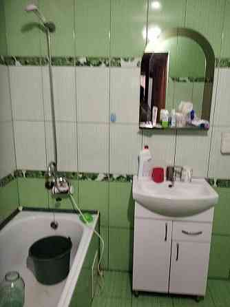 Продам однокімнатну квартиру в буднку на три сімї без ремонту . Дрогобич