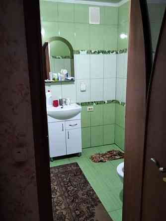 Продам однокімнатну квартиру в буднку на три сімї без ремонту . Дрогобич